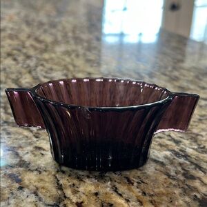 Vintage Hazel-Atlas amethyst glass sugar bowl featuring a vertical ribbed design